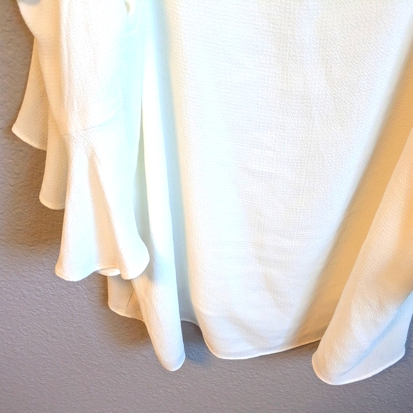 NWT Vince Camuto Summer Bloom Cream Cold Shoulder Ruffled Blouse Sz. S - Picture 10 of 12